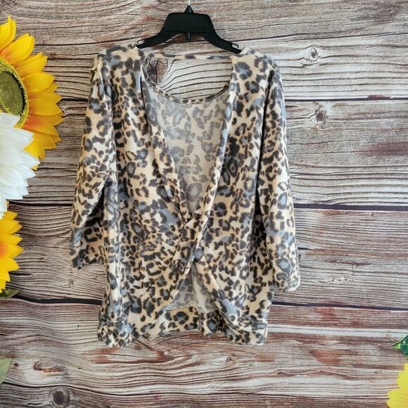 Cha-cha Vente Women's Long Sleeve top NWT - Picture 2 of 4